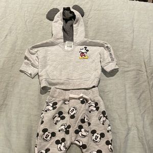Mickey Mouse baby outfit size 0-3 Months
